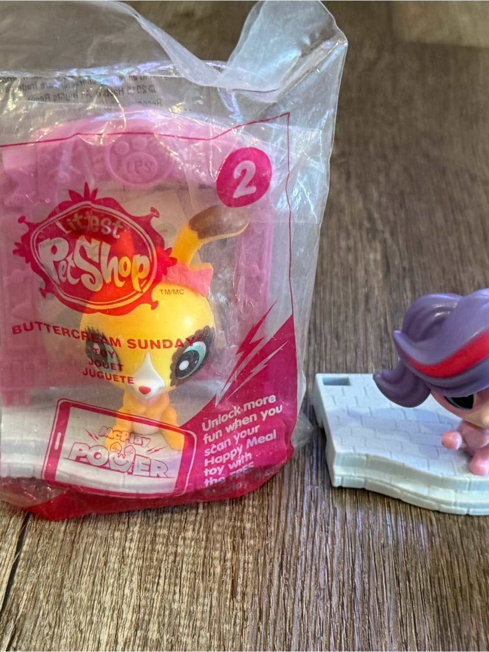 Littlest Pet Shop Yellow & Pink Buttercream Sundae Blind Bag Figure